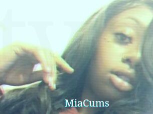 MiaCums
