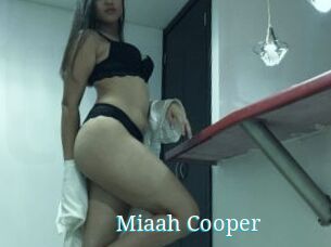 Miaah_Cooper