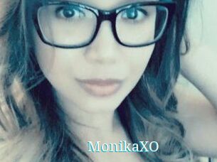 MonikaXO