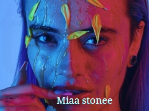 Miaa_stonee